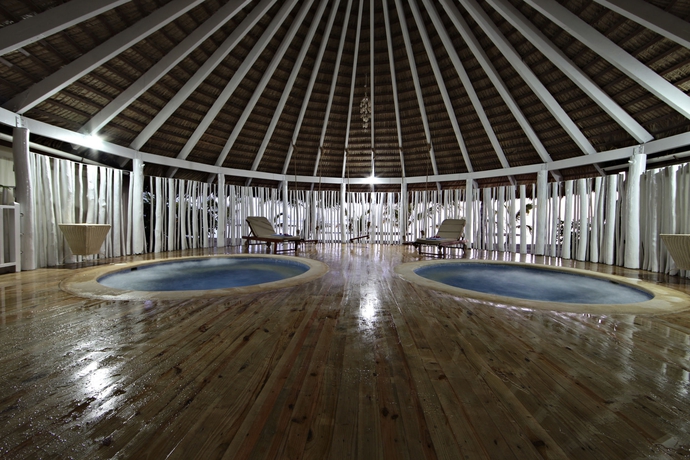 Imagen de la piscina del Hotel Grand Bahía Príncipe San Juan. Foto 14