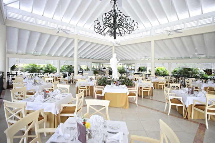 Imagen del bar/restaurante del Hotel Grand Bahía Príncipe San Juan. Foto 3