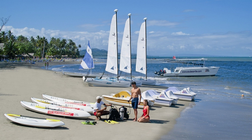 Imagen de los exteriores del Hotel Grand Bahía Príncipe San Juan. Foto 8