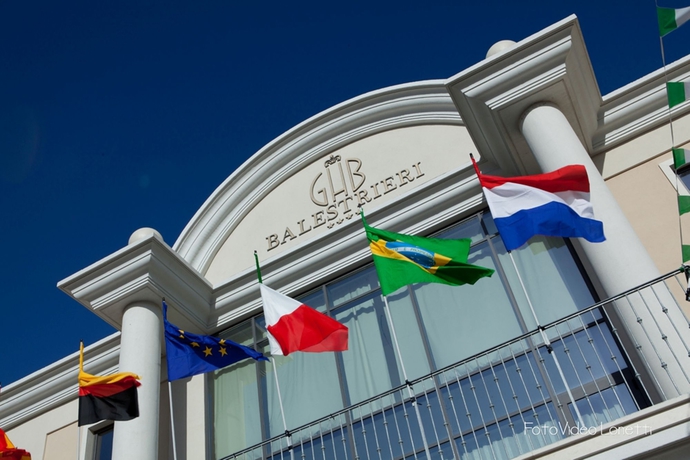 Imagen de los exteriores del Hotel Grand Balestrieri. Foto 5