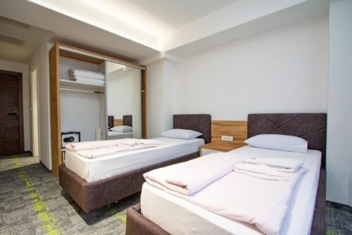 Imagen general del Hotel Grand, Banja Luka. Foto 1