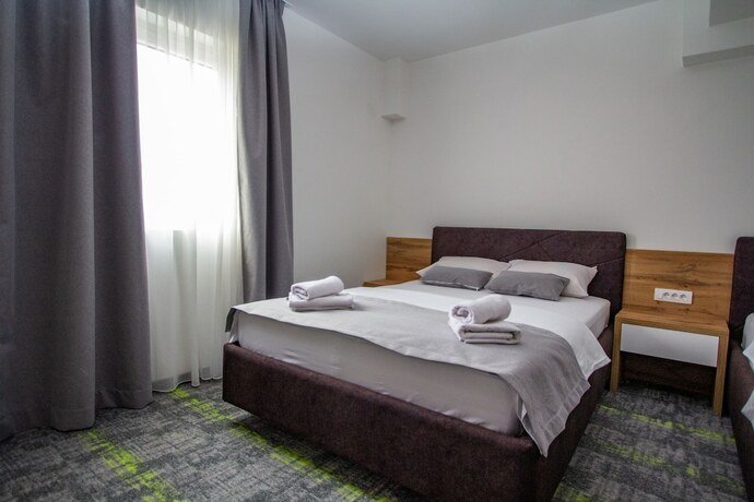 Imagen de la habitación del Hotel Grand, Banja Luka. Foto 12