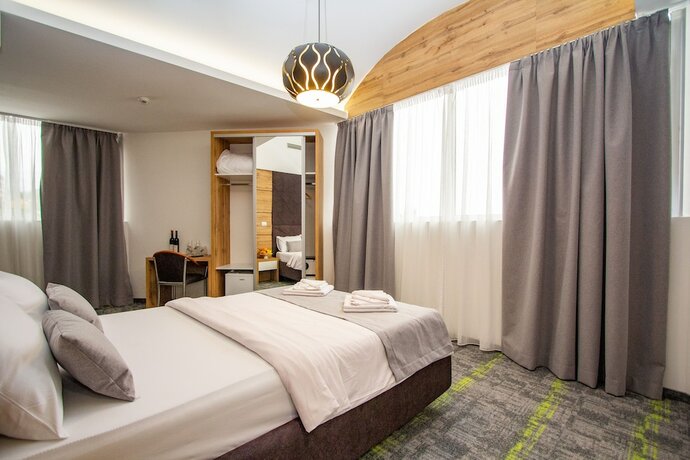 Imagen general del Hotel Grand, Banja Luka. Foto 4