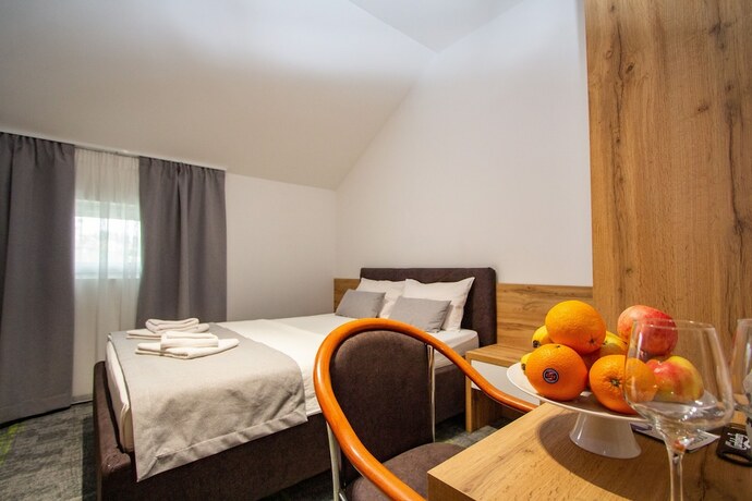 Imagen de la habitación del Hotel Grand, Banja Luka. Foto 14