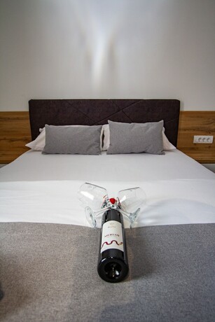 Imagen de la habitación del Hotel Grand, Banja Luka. Foto 15