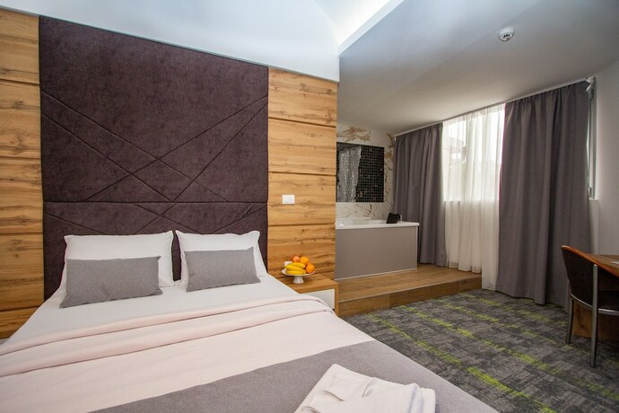 Imagen de la habitación del Hotel Grand, Banja Luka. Foto 16