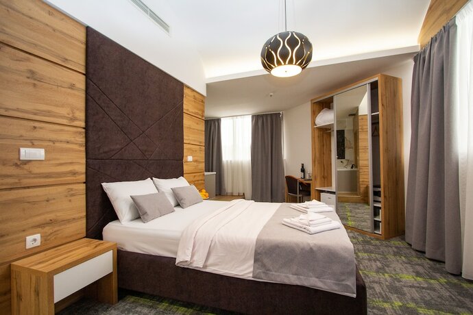 Imagen de la habitación del Hotel Grand, Banja Luka. Foto 17