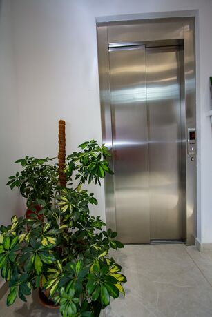 Imagen general del Hotel Grand, Banja Luka. Foto 9