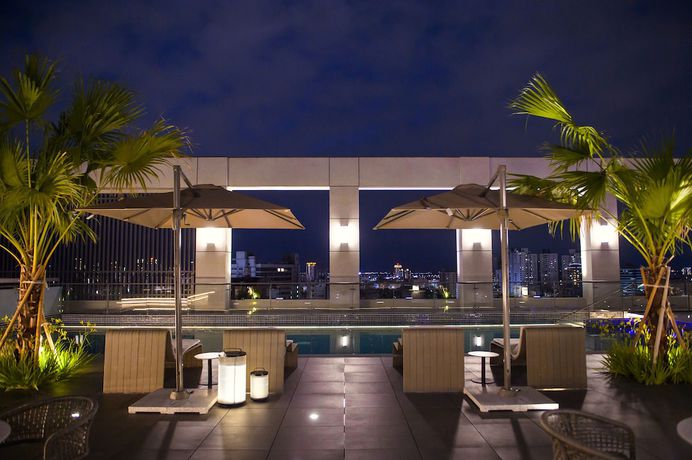 Imagen de la piscina del Hotel Grand Banyan. Foto 19