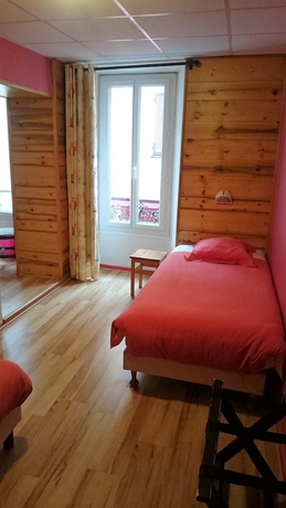Imagen de la habitación del Hotel Grand, Barcelonnette. Foto 7