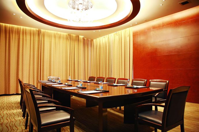 Imagen de los interiores del Hotel Grand Barony Zhoushan. Foto 5