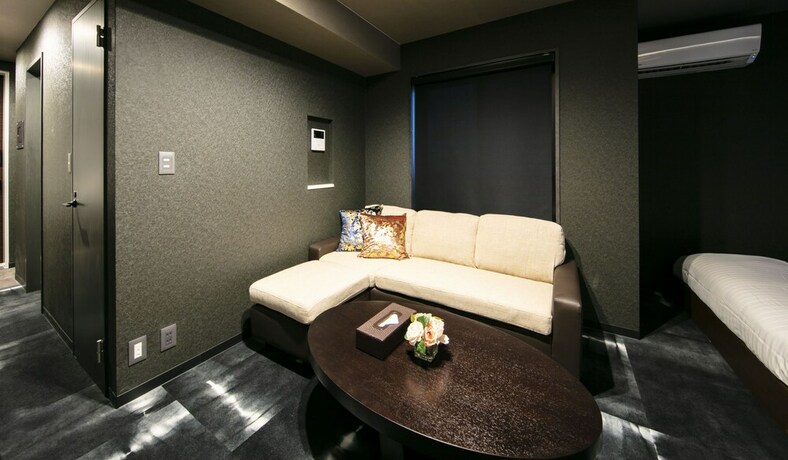 Imagen de la habitación del Hotel Grand Base Takamatsu. Foto 16