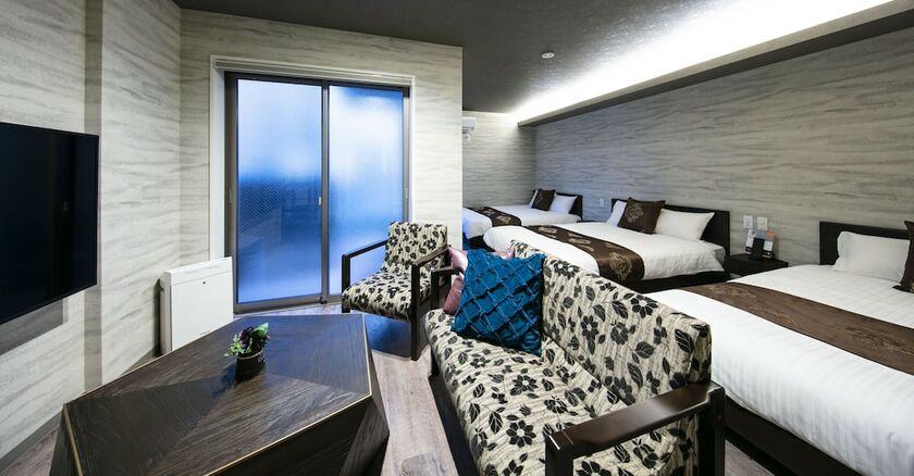 Imagen de la habitación del Hotel Grand Base Takamatsu. Foto 17