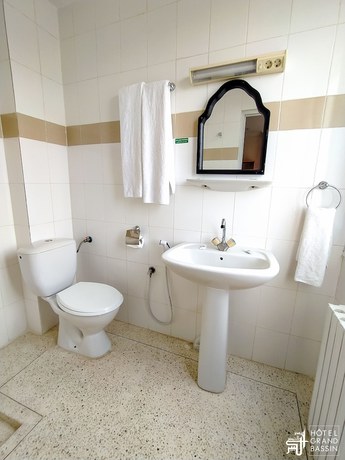 Imagen de la habitación del Hotel Grand Bassin. Foto 6