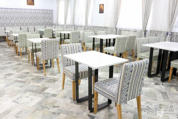 Imagen del bar/restaurante del Hotel Grand Bassin. Foto 2