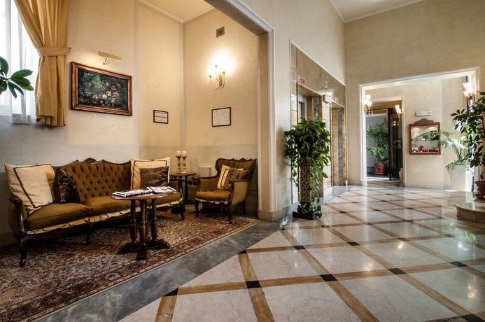 Imagen de los interiores del Hotel Grand Bastiani. Foto 12