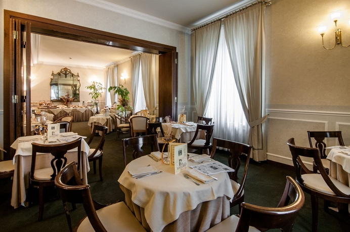 Imagen del bar/restaurante del Hotel Grand Bastiani. Foto 3