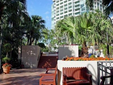 Imagen de los exteriores del Hotel Grand Bay. Foto 4