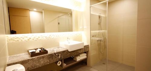 Imagen de la habitación del Hotel Grand Bay Resort. Foto 7