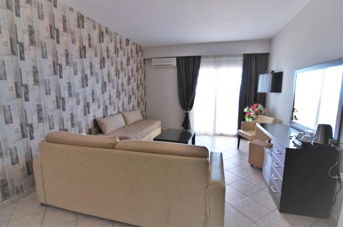 Imagen general del Hotel Grand Beach Limenaria. Foto 7
