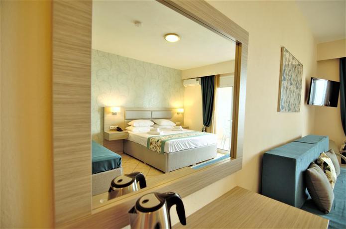 Imagen general del Hotel Grand Beach Limenaria. Foto 14