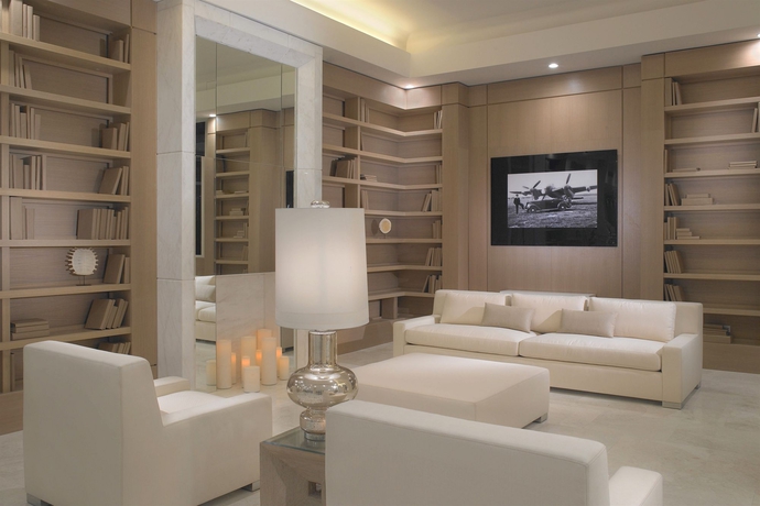 Imagen de los interiores del Hotel Grand Beach Surfside. Foto 14