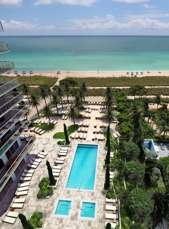 Imagen de la piscina del Hotel Grand Beach Surfside. Foto 15