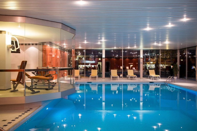 Imagen de la piscina del Hotel Grand Beau Rivage Interlaken. Foto 9