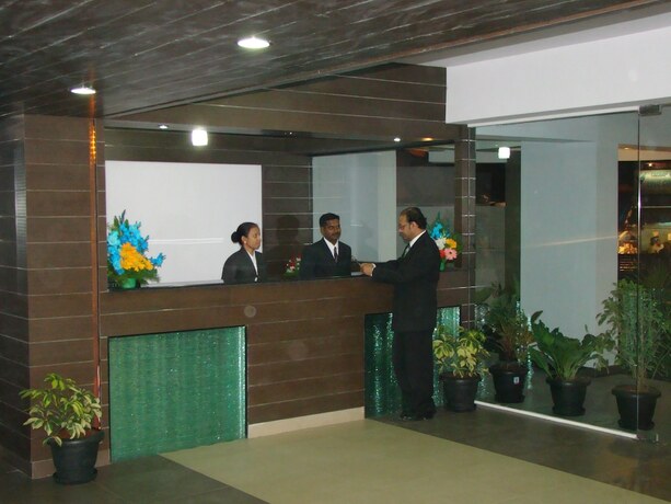 Imagen general del Hotel Grand Bee. Foto 14