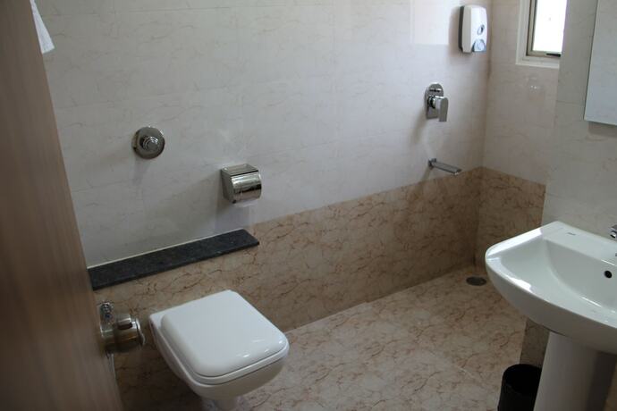 Imagen de la habitación del Hotel Grand Bee. Foto 16