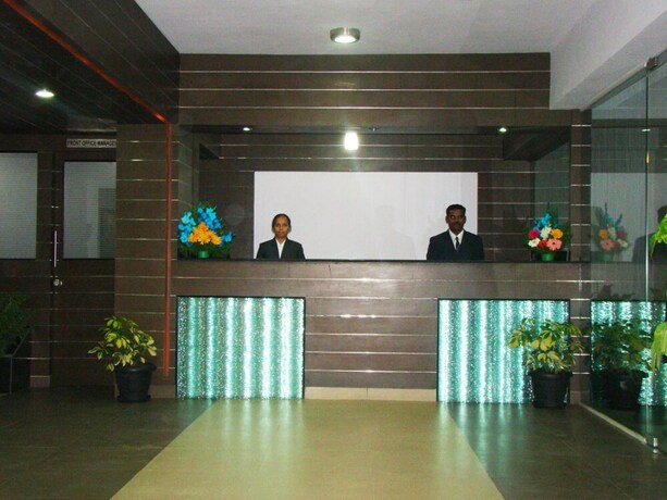Imagen de los interiores del Hotel Grand Bee. Foto 30