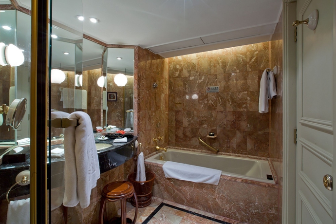 Imagen de la habitación del Hotel Grand Beijing. Foto 7