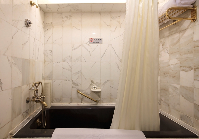 Imagen de la habitación del Hotel Grand Beijing. Foto 8