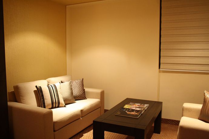 Imagen de la habitación del Hotel Grand Beirut. Foto 5