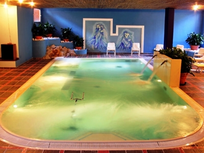 Imagen de la piscina del Hotel Grand Bellavista Palace & Golf. Foto 9