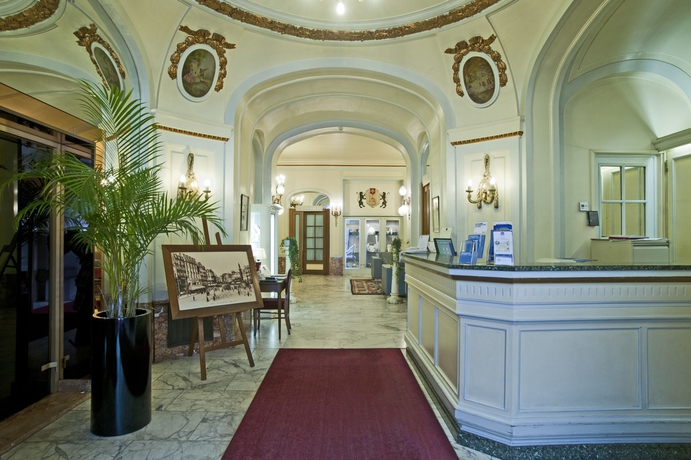 Imagen de los interiores del Hotel Grand Bellevue. Foto 14