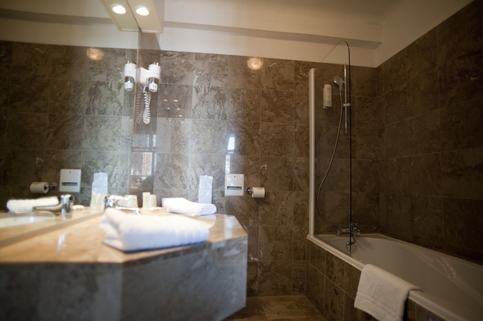 Imagen de la habitación del Hotel Grand Bellevue. Foto 5