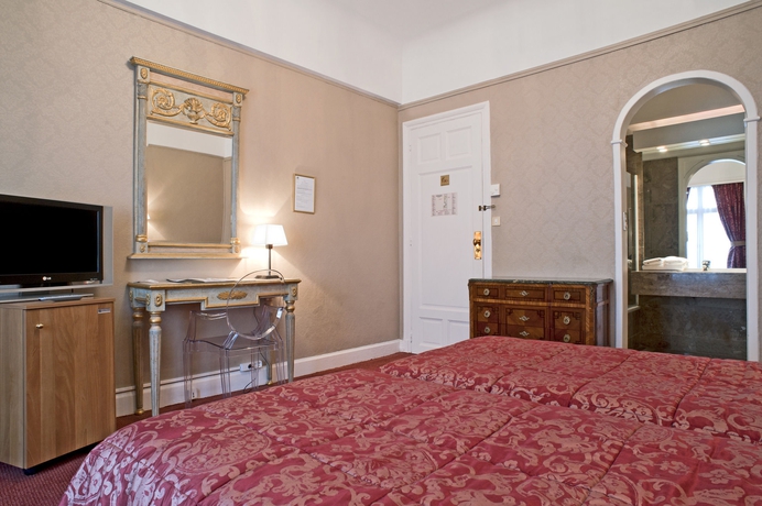 Imagen de la habitación del Hotel Grand Bellevue. Foto 10