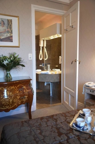 Imagen de la habitación del Hotel Grand Bellevue, Lille. Foto 7