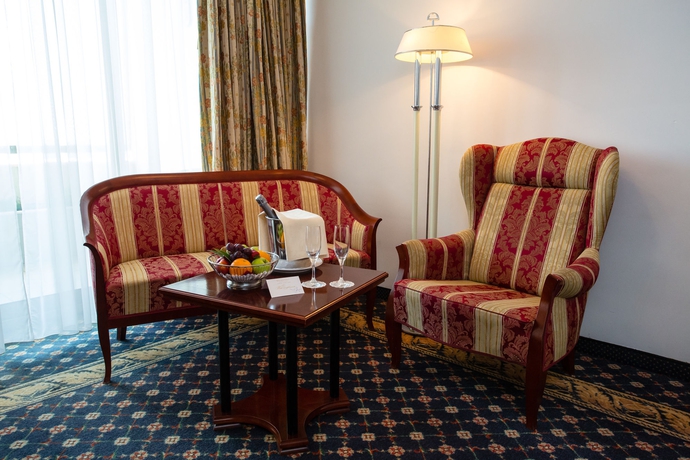 Imagen de la habitación del Hotel Grand Bernardin. Foto 8