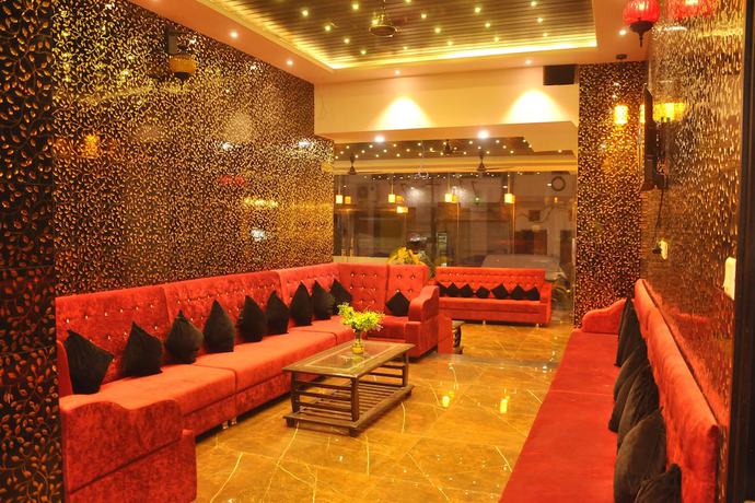 Imagen de los interiores del Hotel Grand Bhagwat. Foto 19