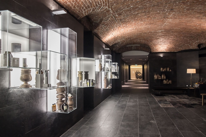 Imagen de los interiores del Hotel Grand Billia. Foto 15