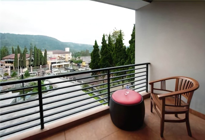 Imagen de la habitación del Hotel Grand Bintang Tawangmangu. Foto 3