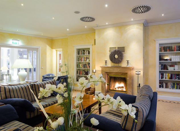 Imagen de los interiores del Hotel Grand Binz. Foto 11