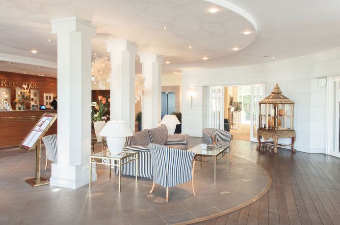 Imagen de los interiores del Hotel Grand Binz. Foto 12