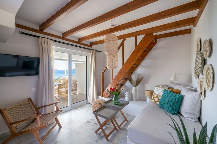 Imagen de la habitación del Hotel Grand Bleu Anastazia. Foto 19