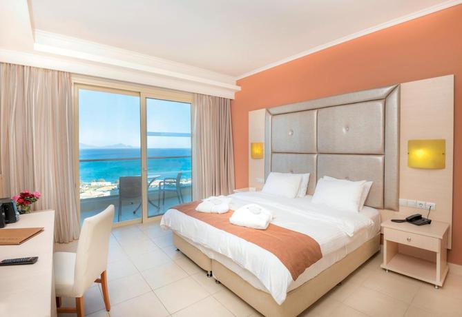 Imagen de la habitación del Hotel Grand Blue Beach. Foto 8