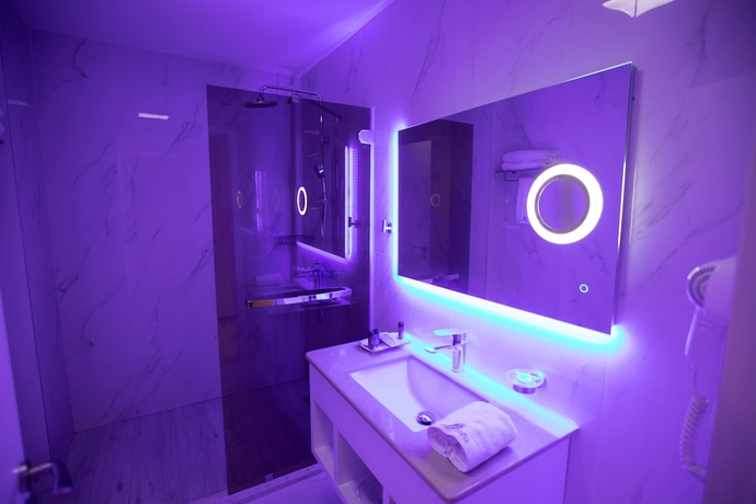 Imagen de la habitación del Hotel Grand Blue Fafa, Bashkia Kavaj&euml;. Foto 19