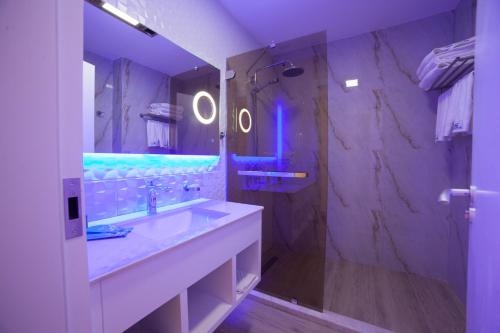 Imagen de la habitación del Hotel Grand Blue Fafa, Golem. Foto 6