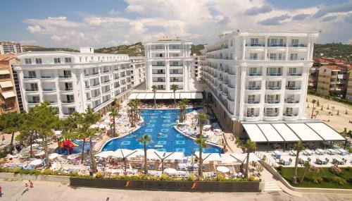 Imagen general del Hotel Grand Blue Fafa, Golem. Foto 1